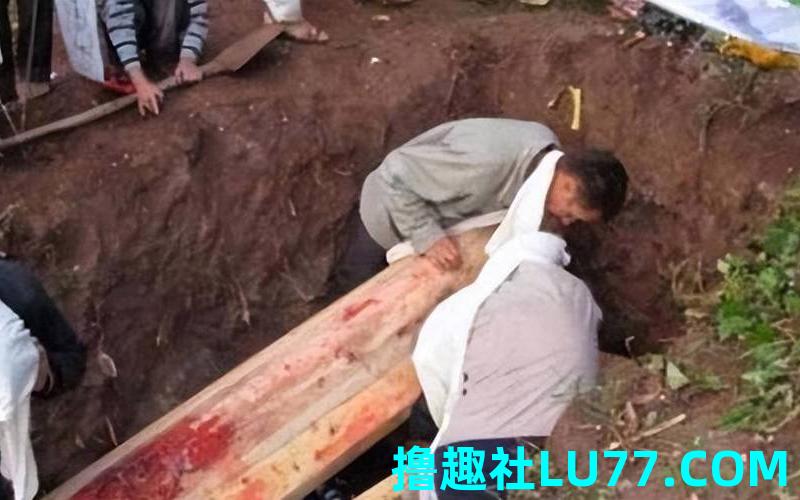 梦见院子里死人