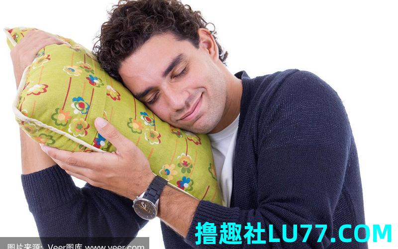 梦见抱喜欢的男生