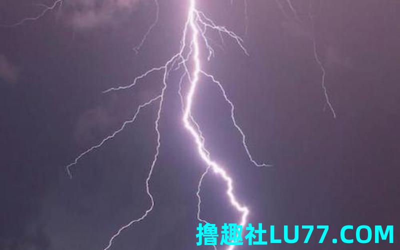 梦见雷击地面 梦见雷击地面