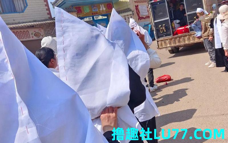 梦见穿孝衣的人群 梦见穿孝衣的人群
