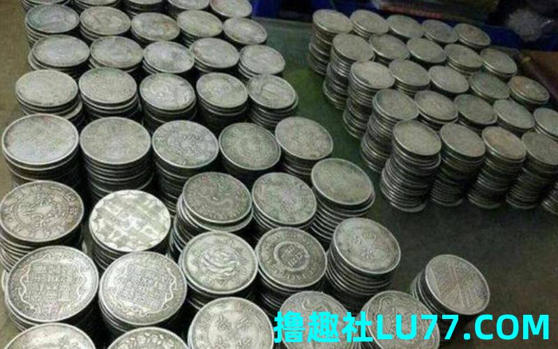 梦见有好多银元