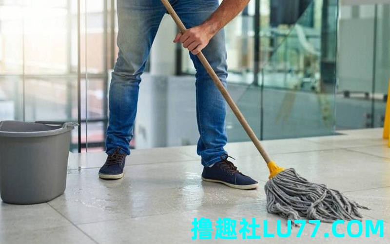 梦见手拿拖把