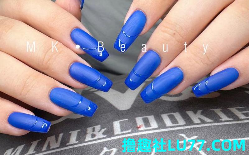 梦见美甲蓝色