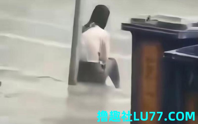 女人梦见下雨淋湿被子