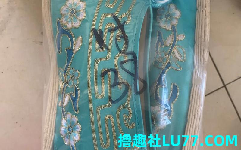 梦见彩衣彩鞋