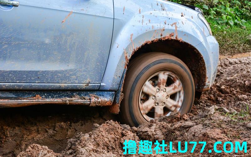 梦见开车路泥泞