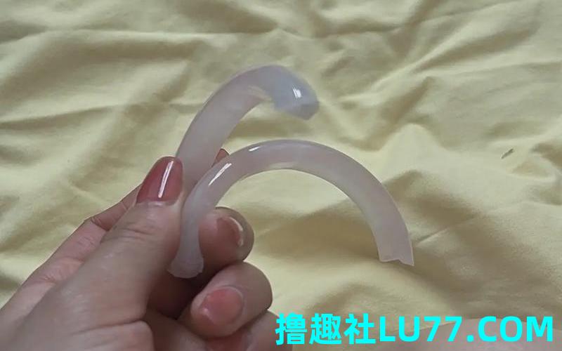 梦见自己带的玉坠碎了 梦见自己带的玉坠碎了