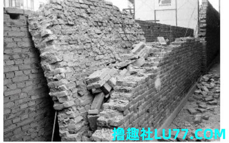 梦见自己家院墙倒塌