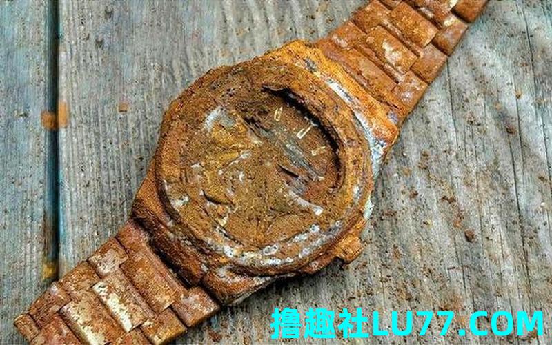 梦见手表被别人弄坏了