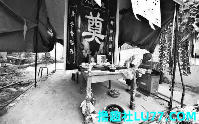 梦见路上碰见出殡