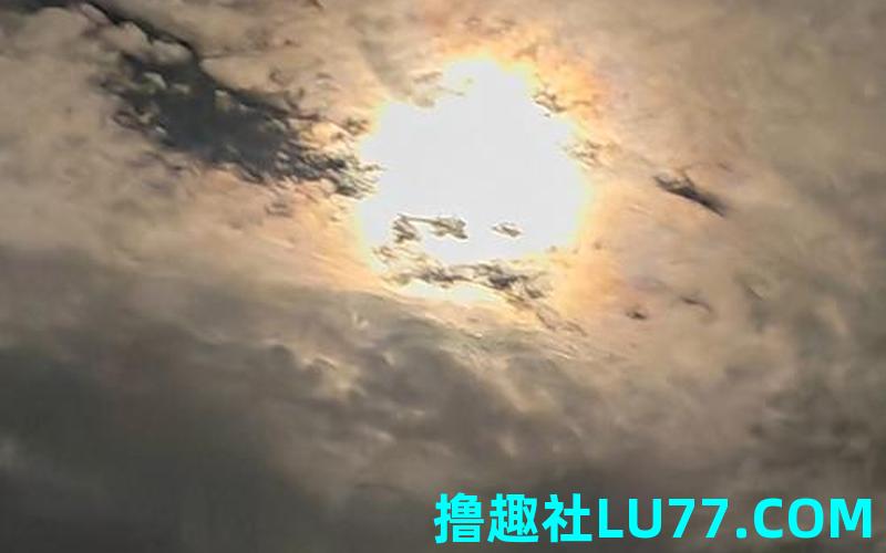 梦见月亮变红