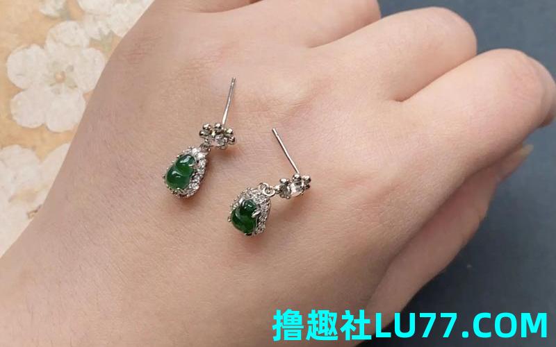 梦见带耳坠