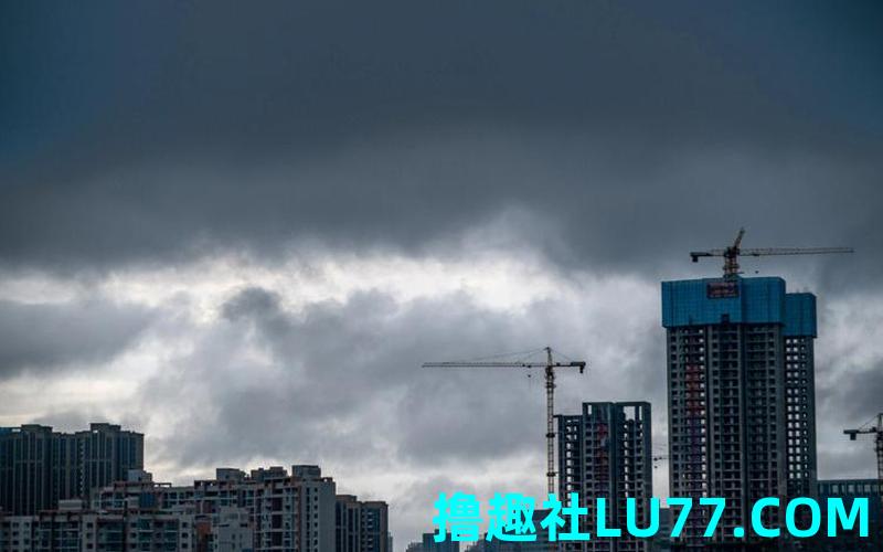梦见黑云入城 梦见黑云入城