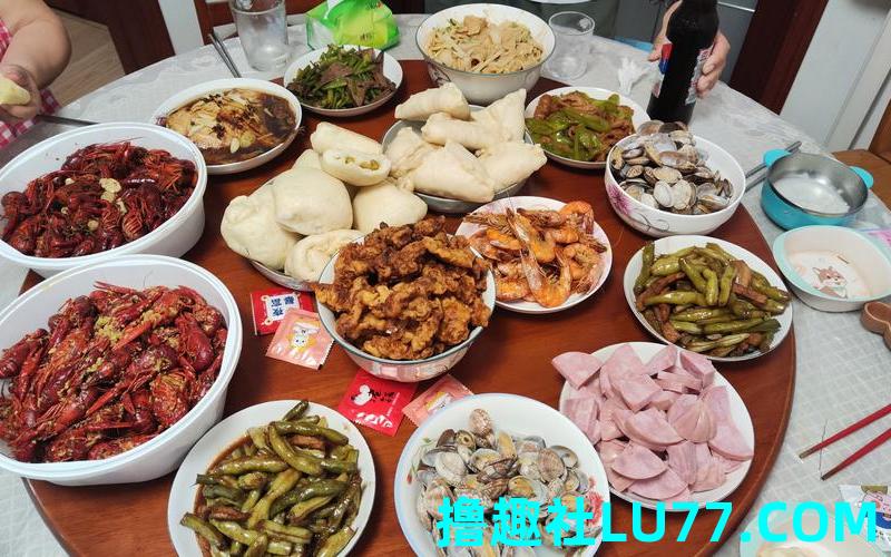 发梦梦见聚餐