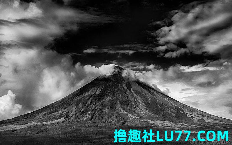 梦见黑色的山 梦见黑色的山