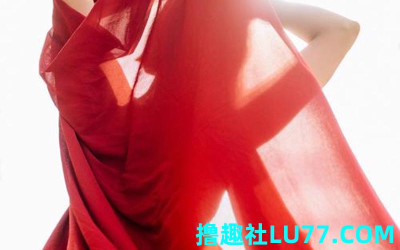 梦见穿红衣服的女孩 梦见穿红衣服的女孩