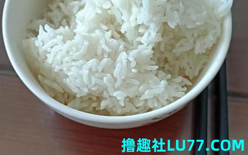 梦见饭洒了