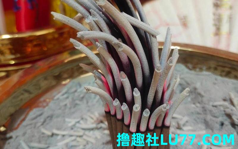 梦见自己烧香香断了