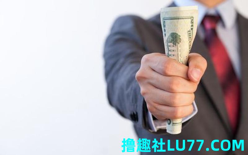 梦见手里拿着钱 梦见手里拿着钱
