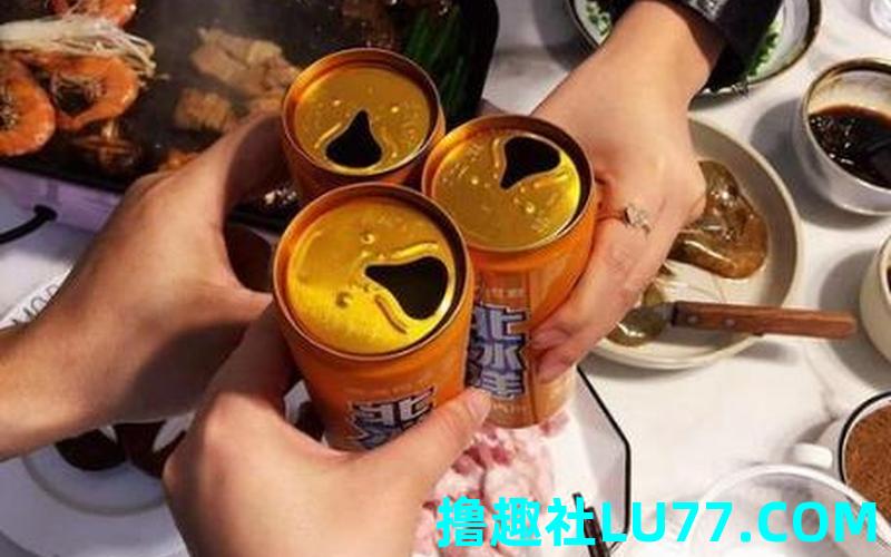 梦见与男同事吃饭