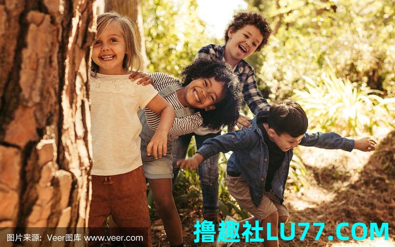 梦见群小孩在玩