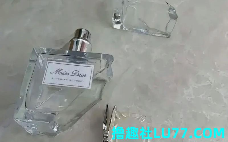 梦见香水瓶摔碎了