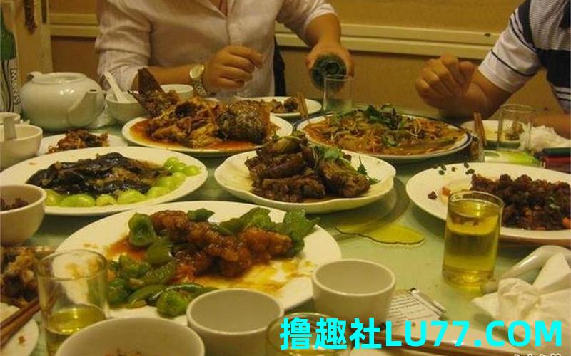 梦见和长辈一起吃饭 梦见和长辈一起吃饭