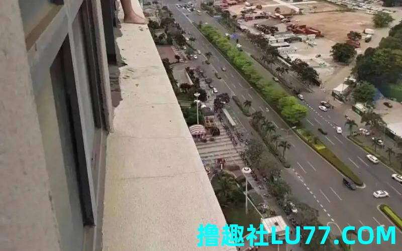 梦见从高楼坠下