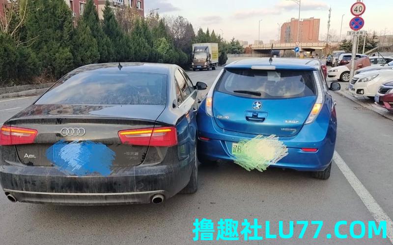 梦见别人开车撞到墙