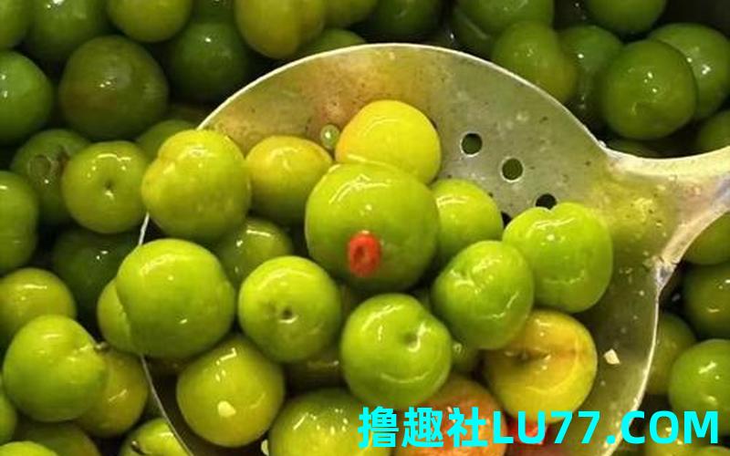 梦见青李子吃
