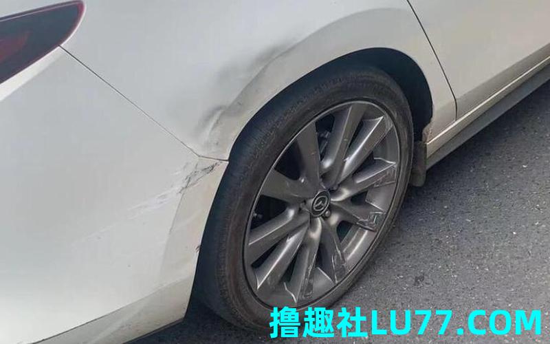 梦见车被蹭