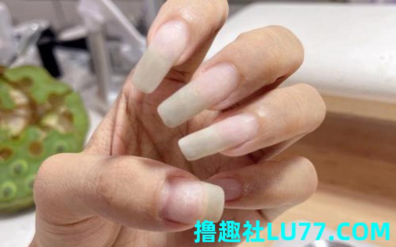 梦见自己指甲长长了