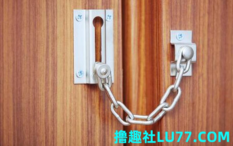 梦见门上挂着锁 梦见门上挂着锁