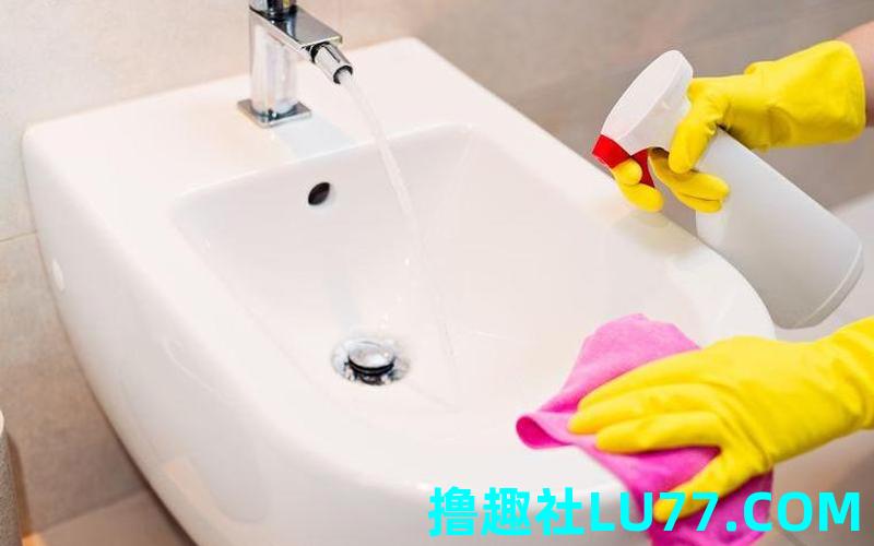 梦见清洗厕所