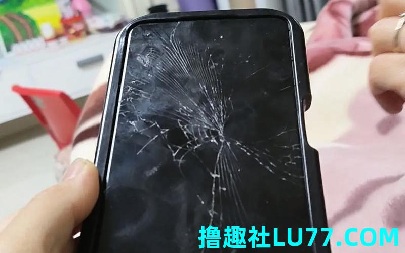 女人梦见手机断两半 女人梦见手机断两半