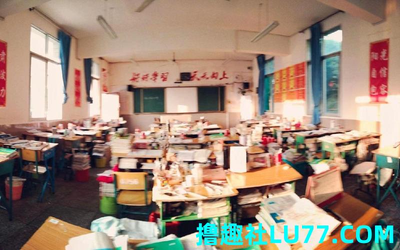 梦见教室里很多人 梦见教室里很多人