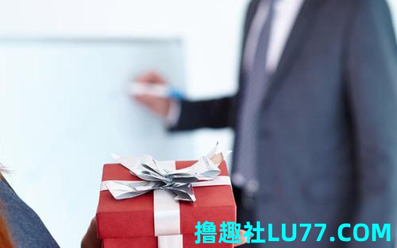 梦见送礼钱给别人 梦见送礼钱给别人