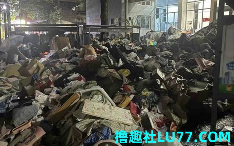 梦见在垃圾场